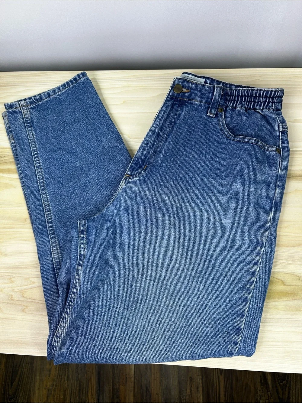 L.L. Bean Double L Comfort Waist Women's Straight-Leg Jeans in Blue Denim - Picture 9 of 9